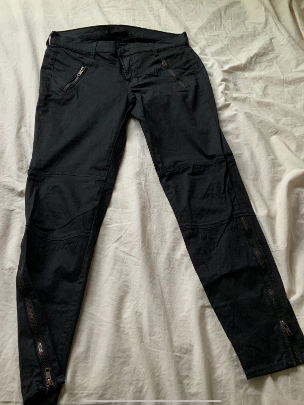 J Brand Skinny Jeans Black In Size 27 Excellent Condition Ankle Zippers